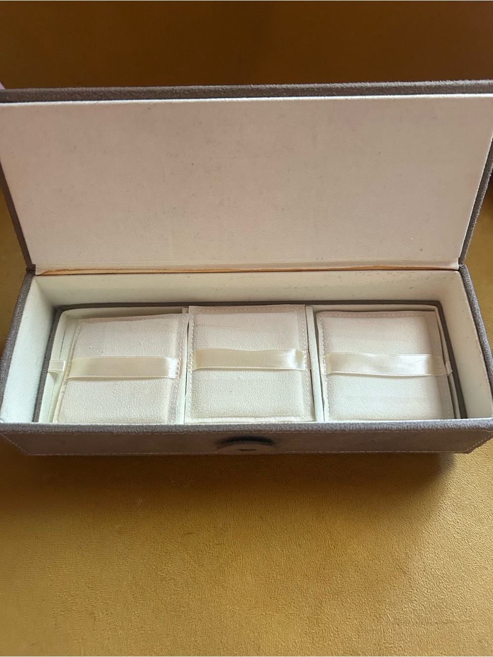 Pandora Suede Jewelry Box - Picture 3 of 8